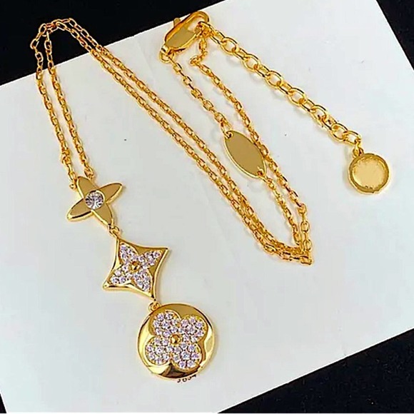 Jewelry - Gold Flour Leaf Clover Cubic Zircon Necklace